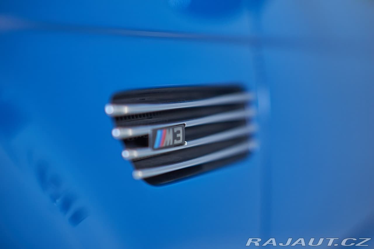 2002 BMW M3 - 9