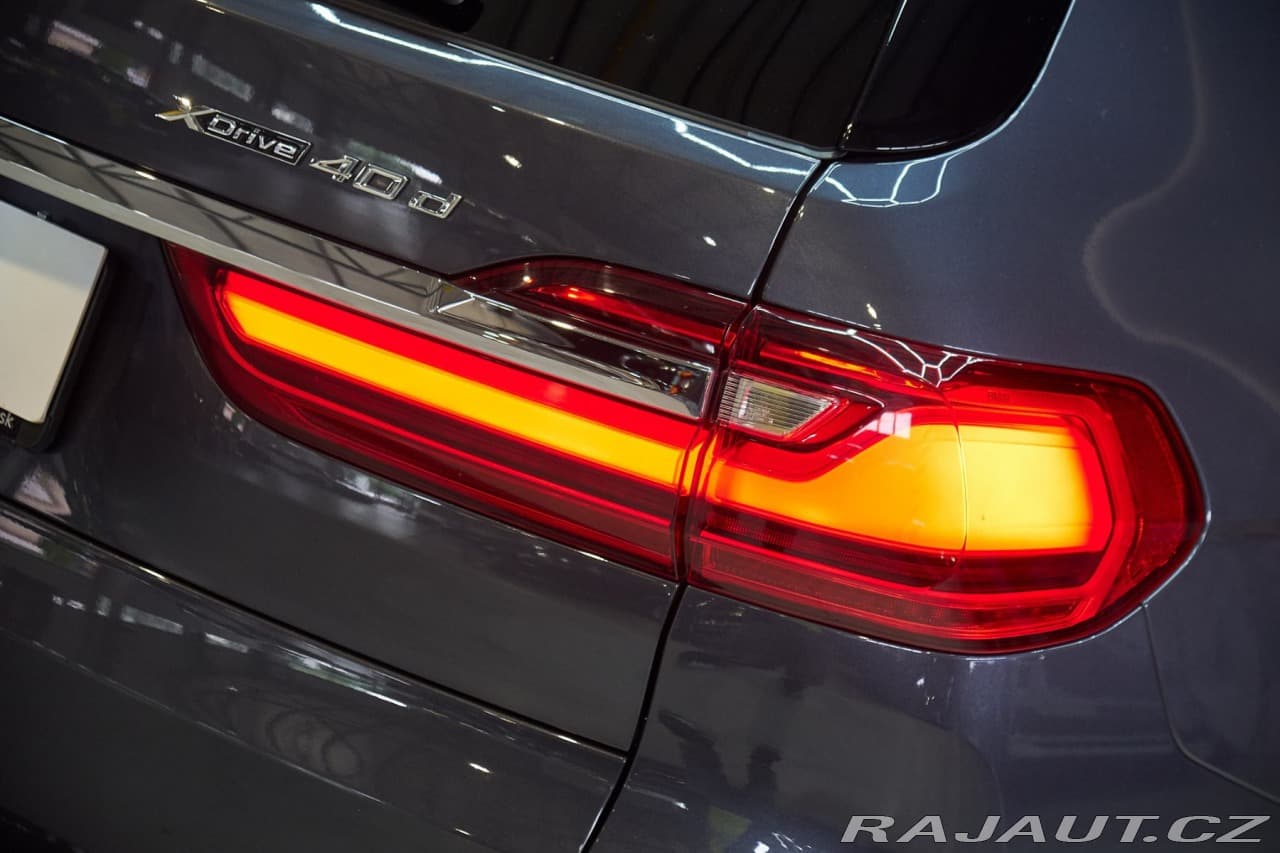 2021 BMW X7 - 12