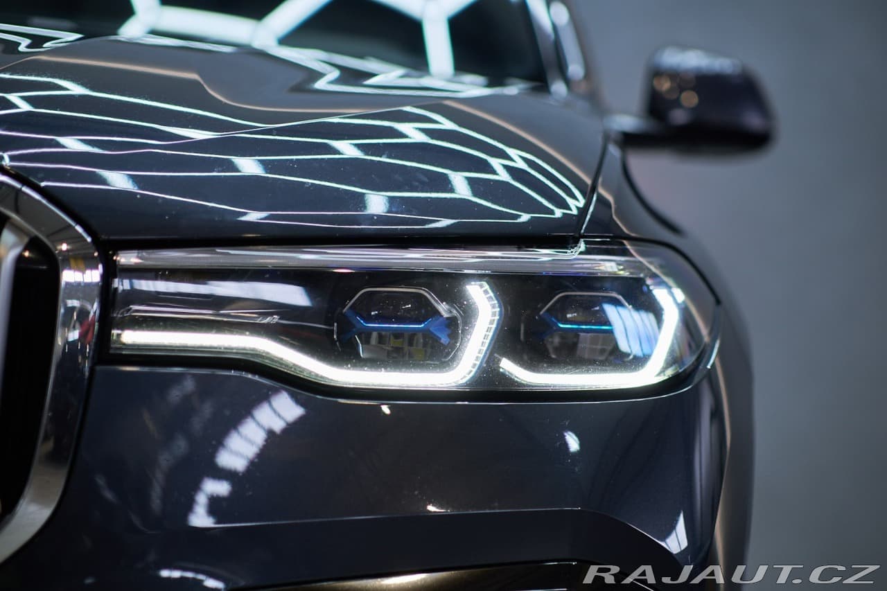 2021 BMW X7 - 5