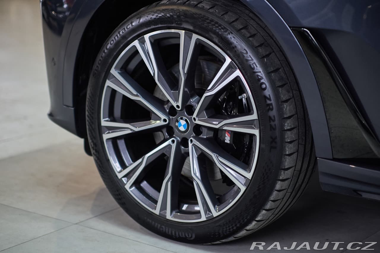 2021 BMW X7 - 7