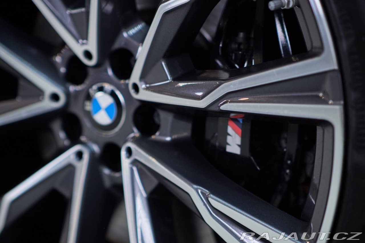 2021 BMW X7 - 9