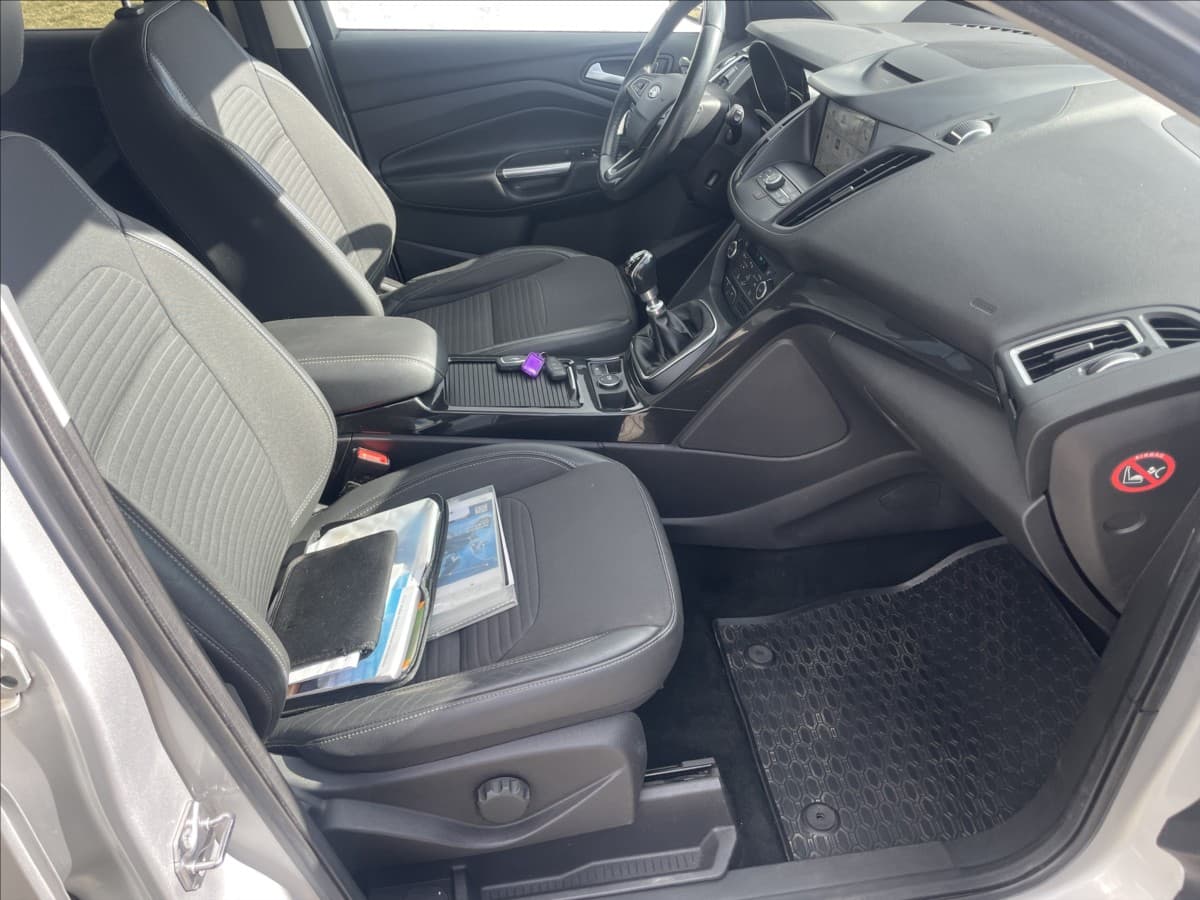 2017 Ford KUGA - 25