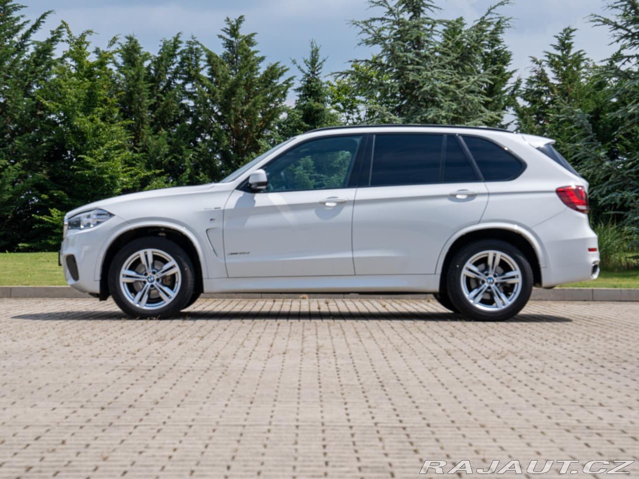 2017 BMW X5 - 16