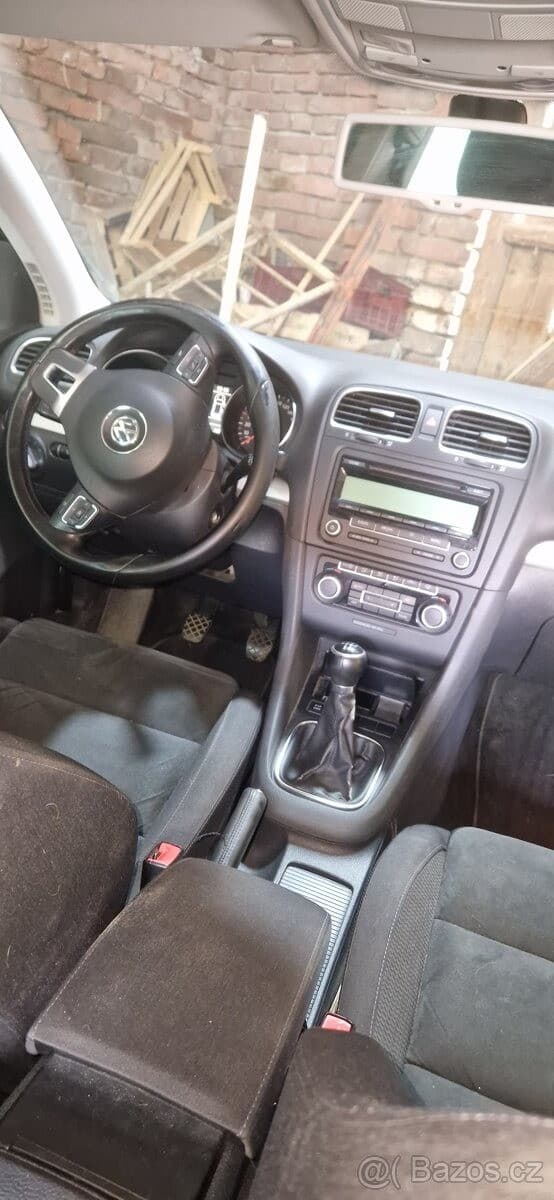 Volkswagen GOLF - 16