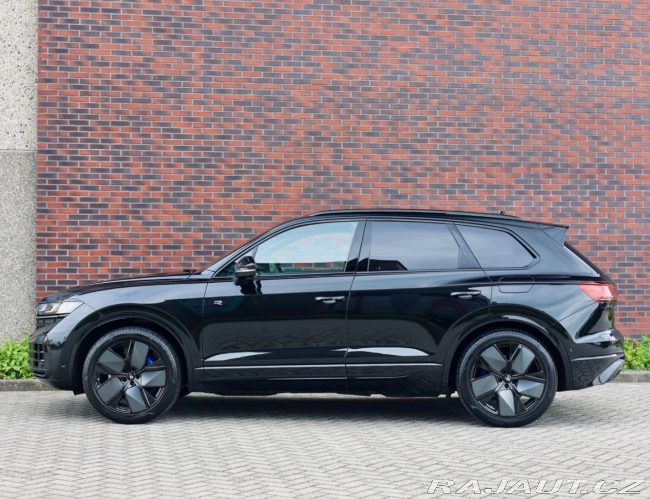 2025 Volkswagen TOUAREG - 34