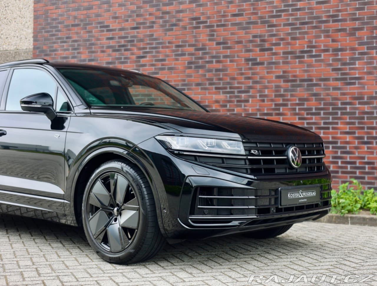 2025 Volkswagen TOUAREG - 43
