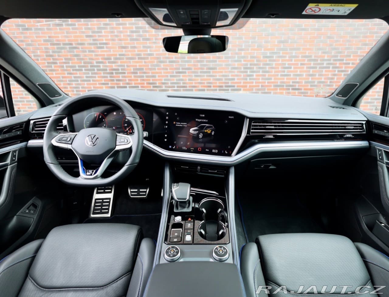 2025 Volkswagen TOUAREG - 52