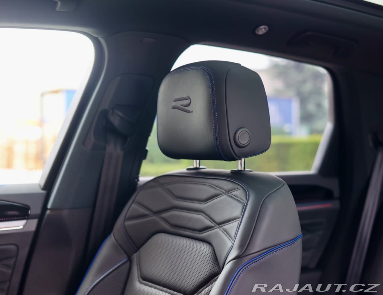 2025 Volkswagen TOUAREG - 55