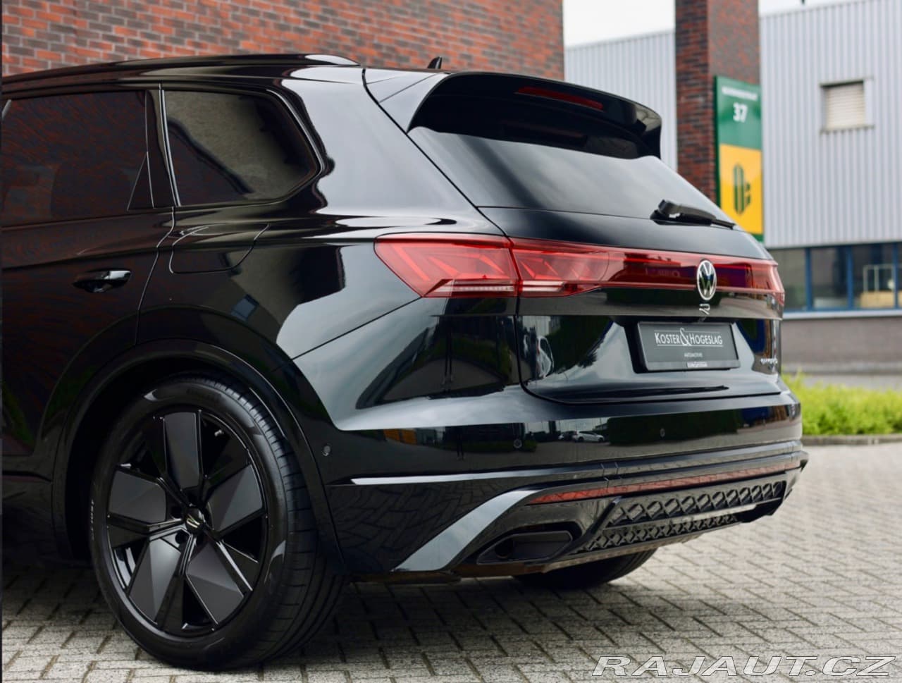 2025 Volkswagen TOUAREG - 19
