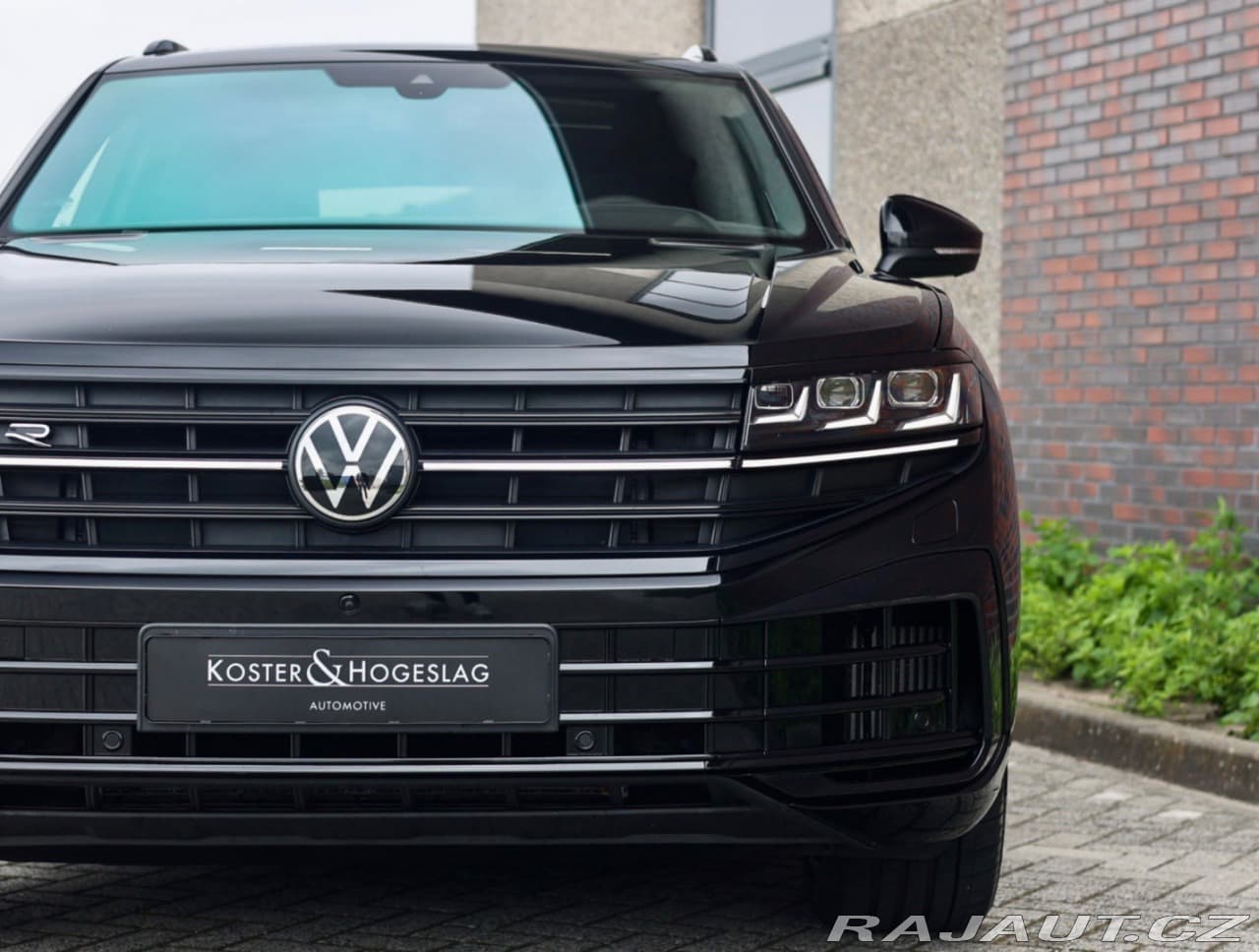 2025 Volkswagen TOUAREG - 25