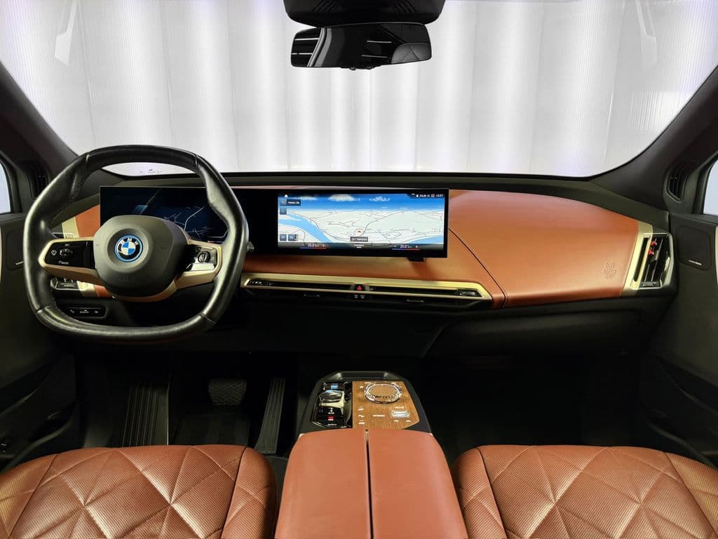 2022 BMW iX - 19