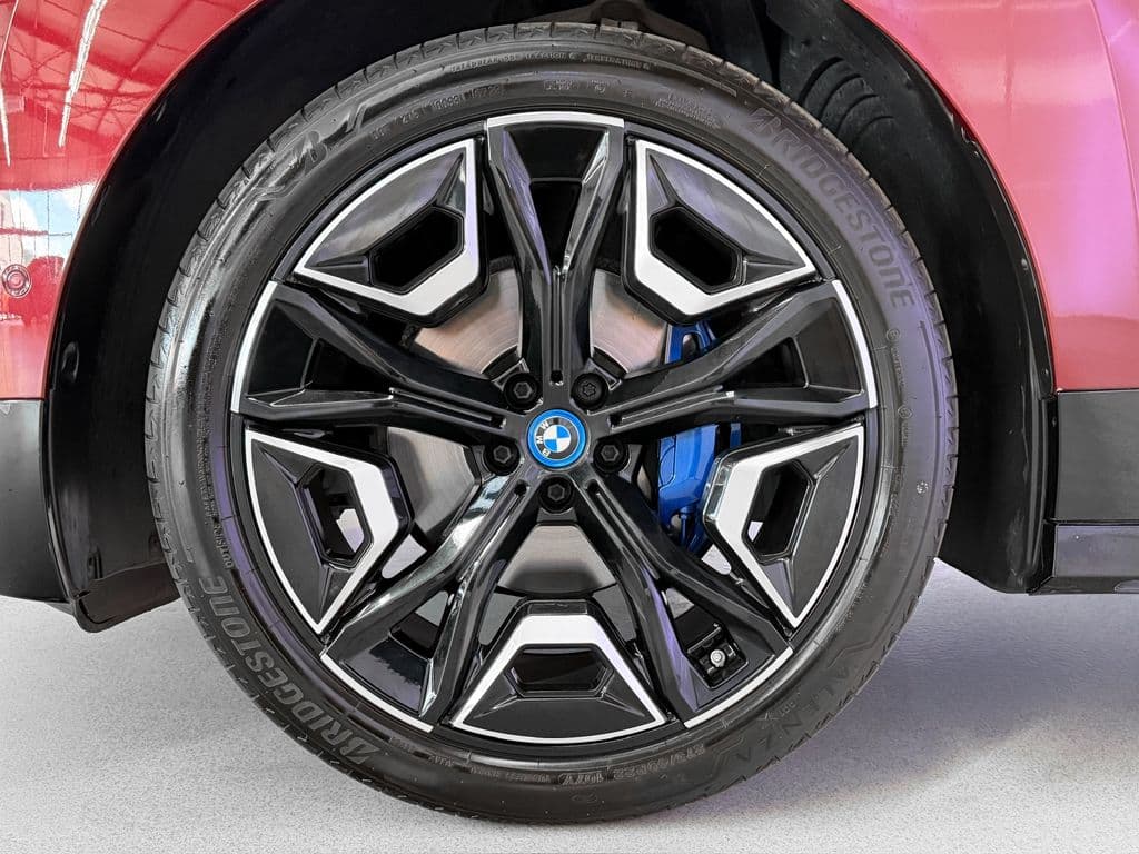 2022 BMW iX - 17