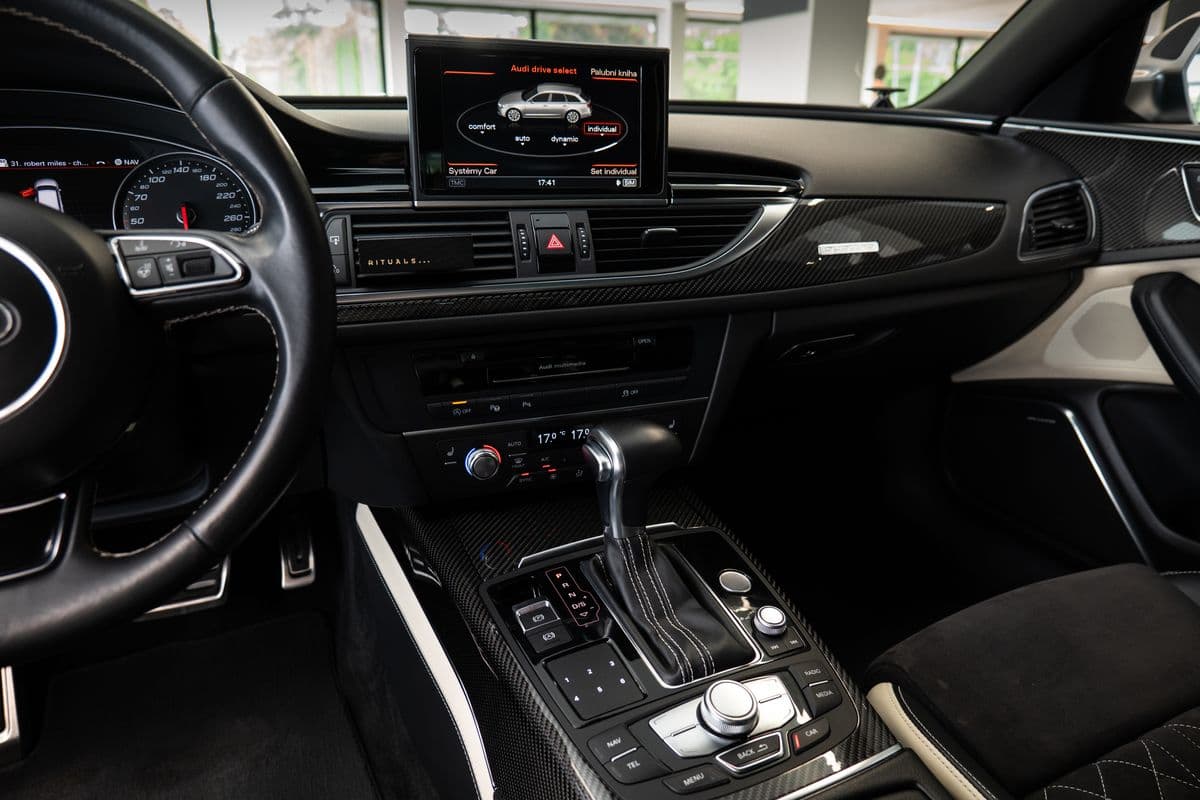 2014 Audi RS6 - 12