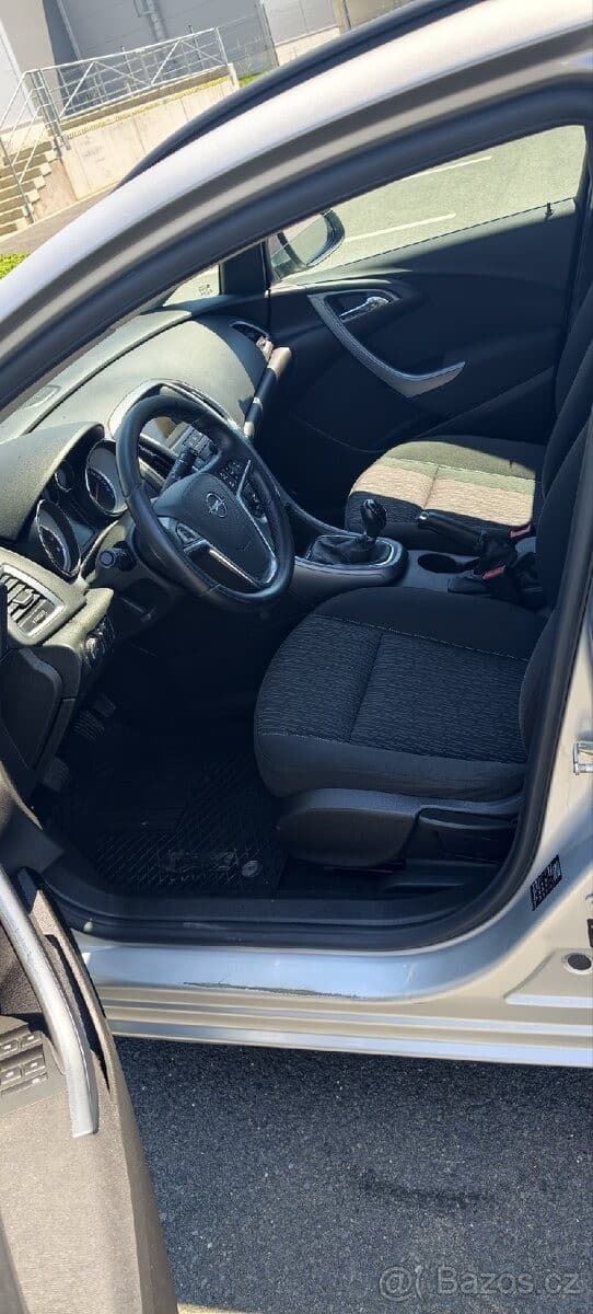 2014 Opel ASTRA - 31