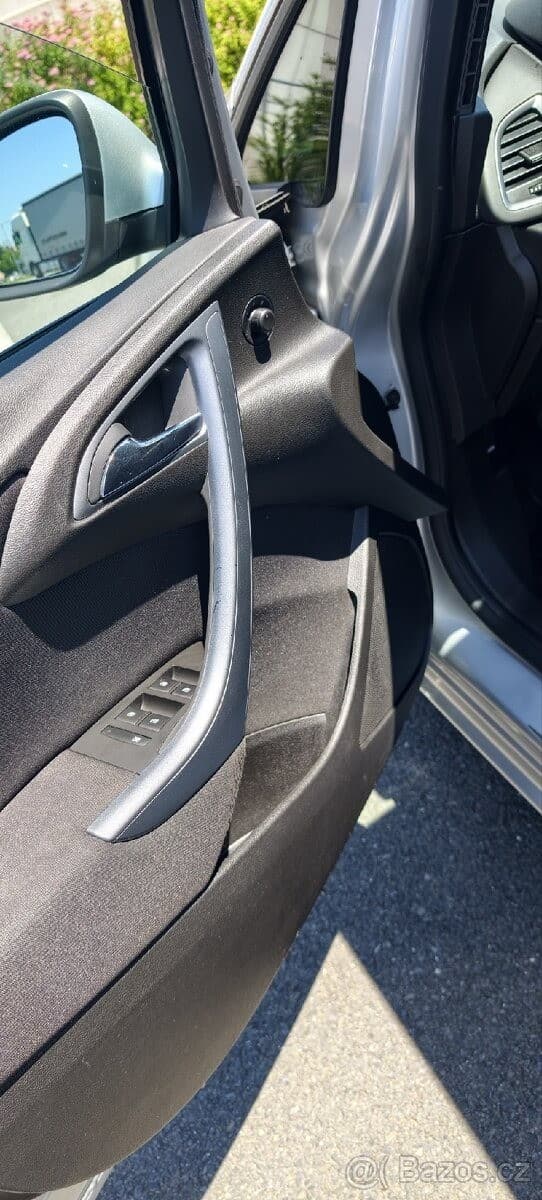 2014 Opel ASTRA - 33
