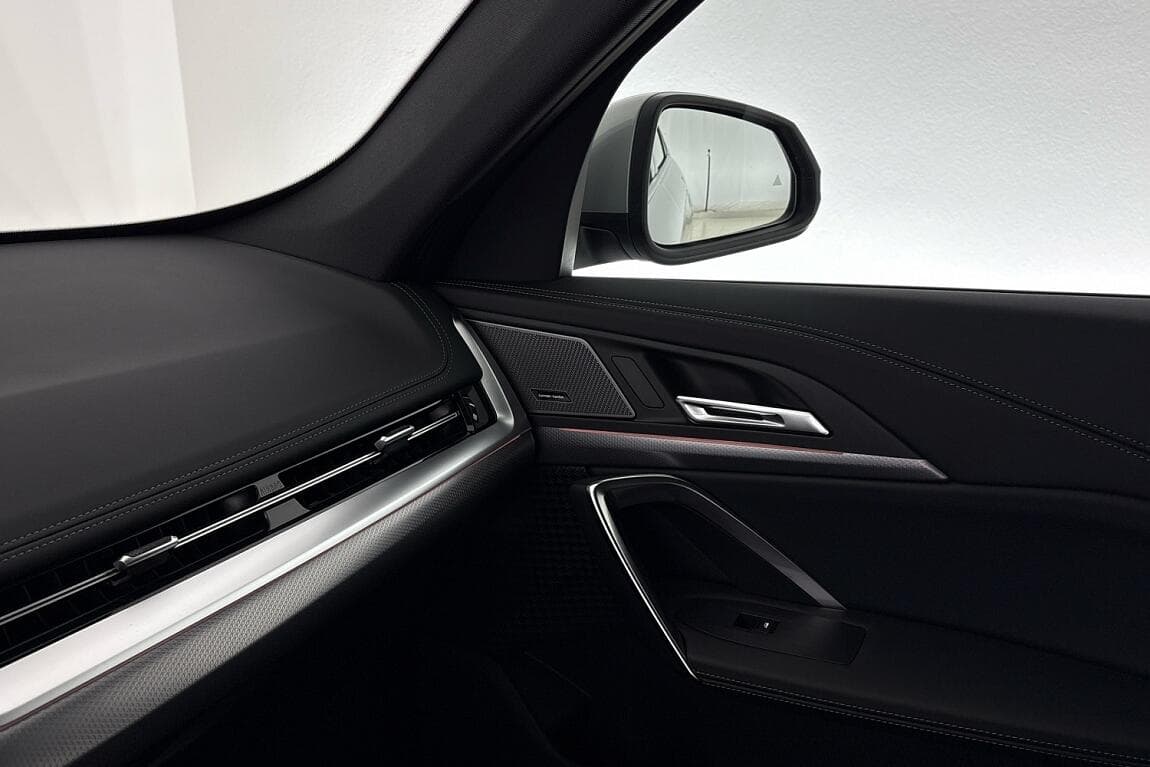 2026 BMW X1 - 16