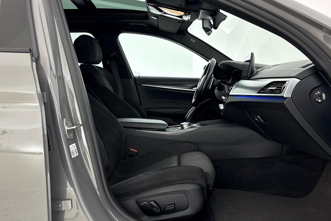 2020 BMW 5-SERIES - 40