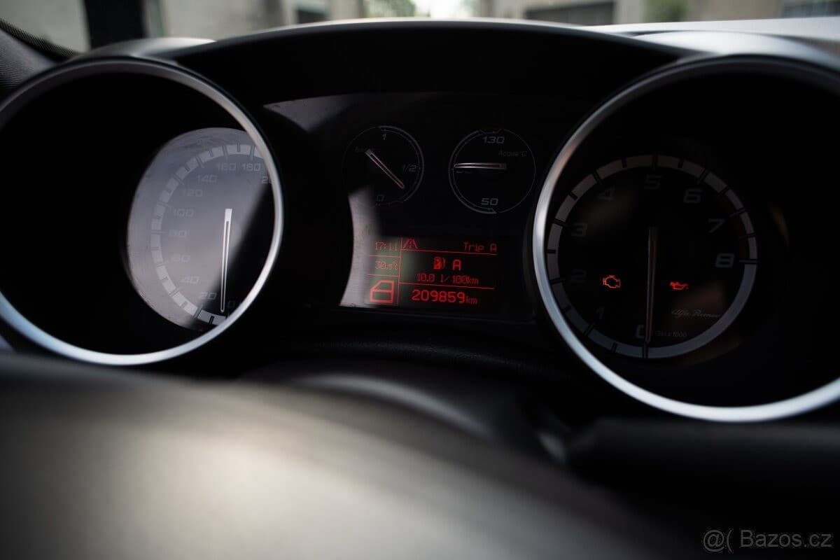 2011 Alfa Romeo GIULIETTA - 9