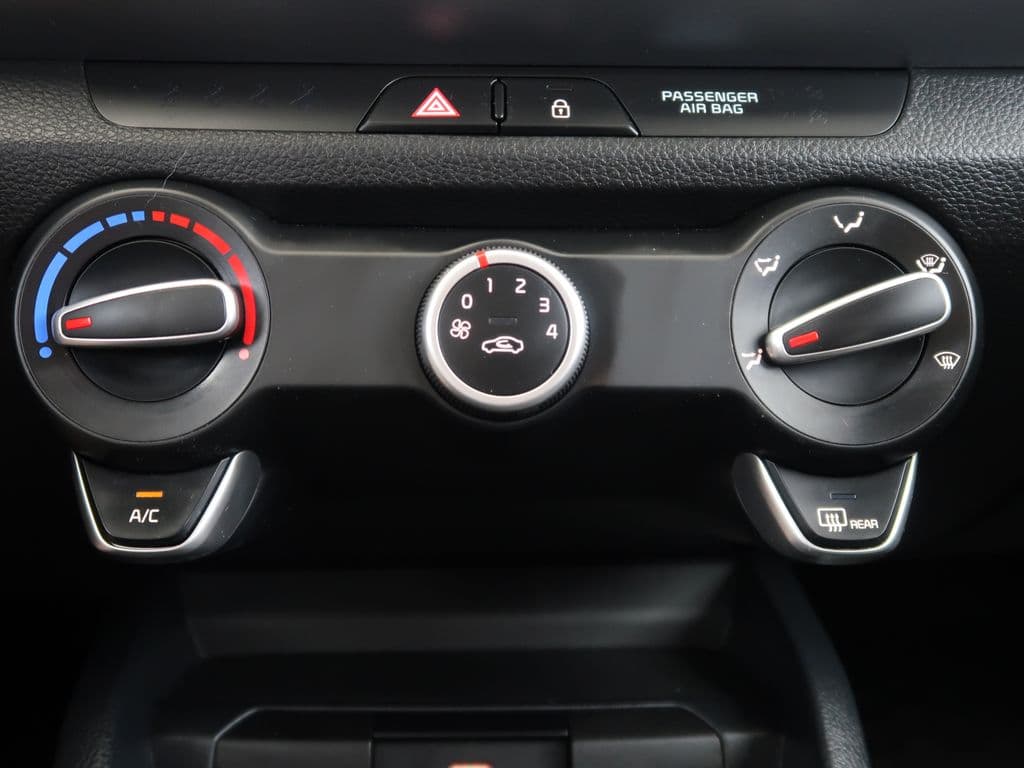 2021 Kia STONIC - 39