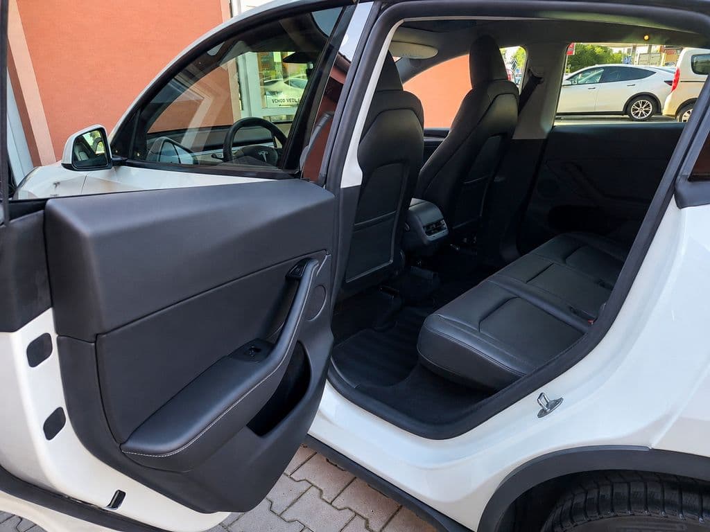 2023 Tesla MODEL Y - 12