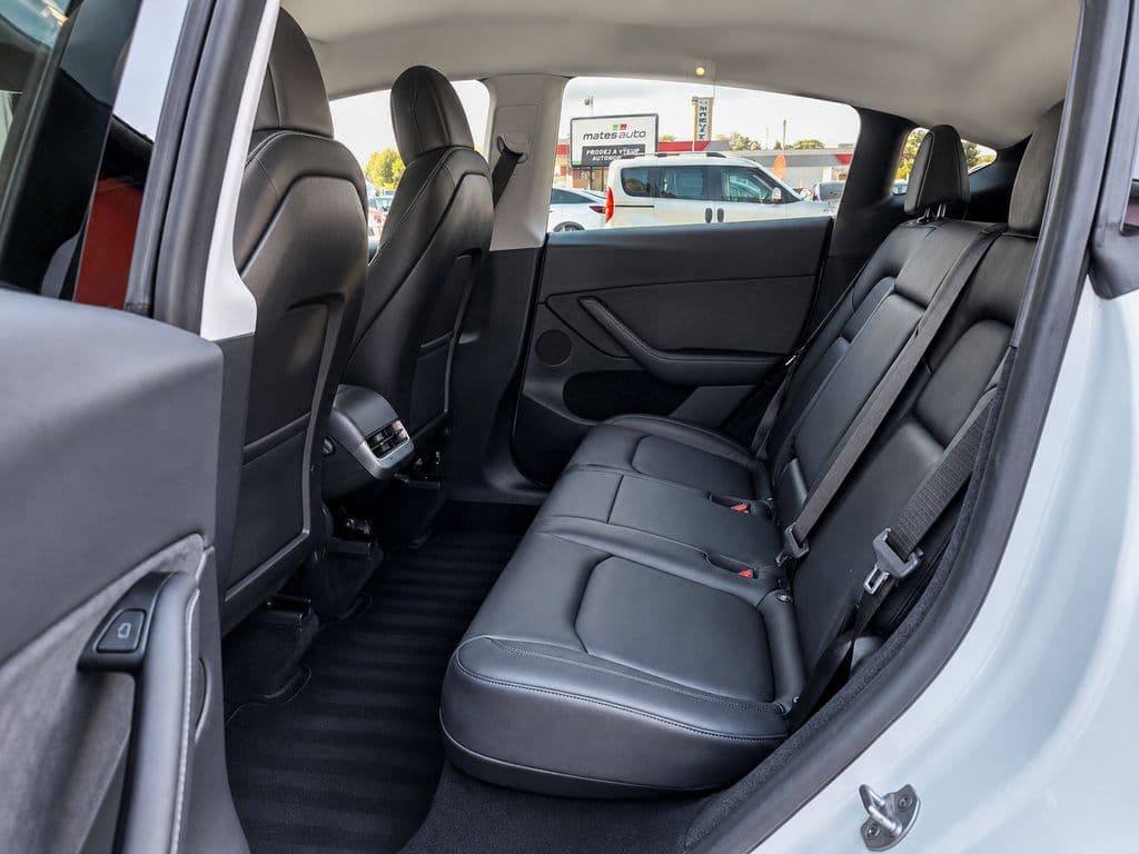 2023 Tesla MODEL Y - 13