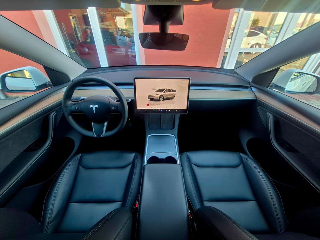 2023 Tesla MODEL Y - 18