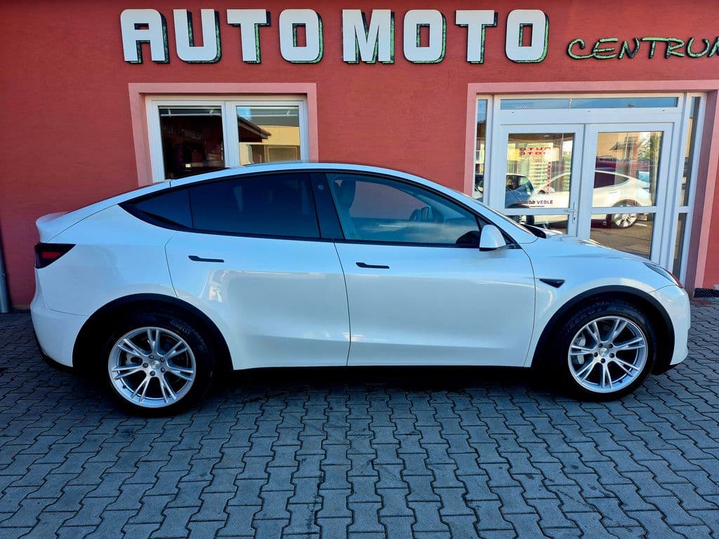 2023 Tesla MODEL Y - 5