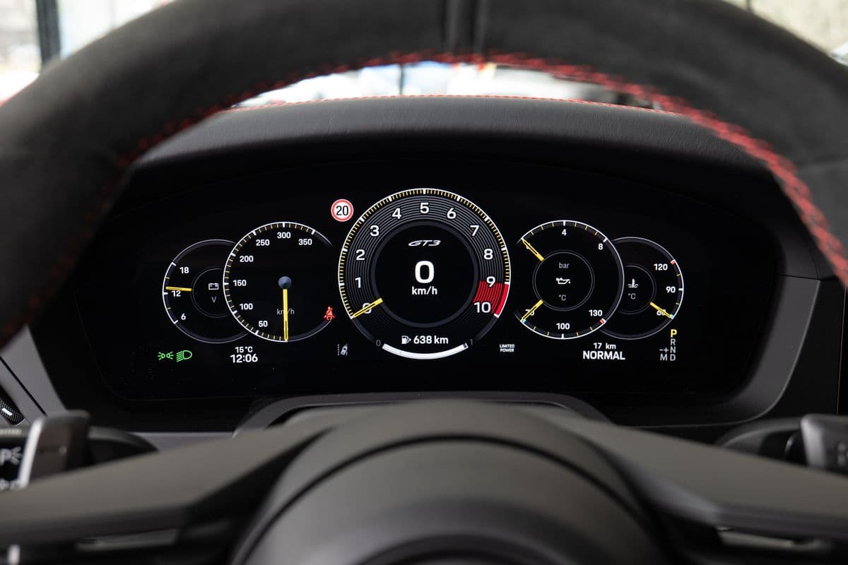 2026 Porsche 911 - 19
