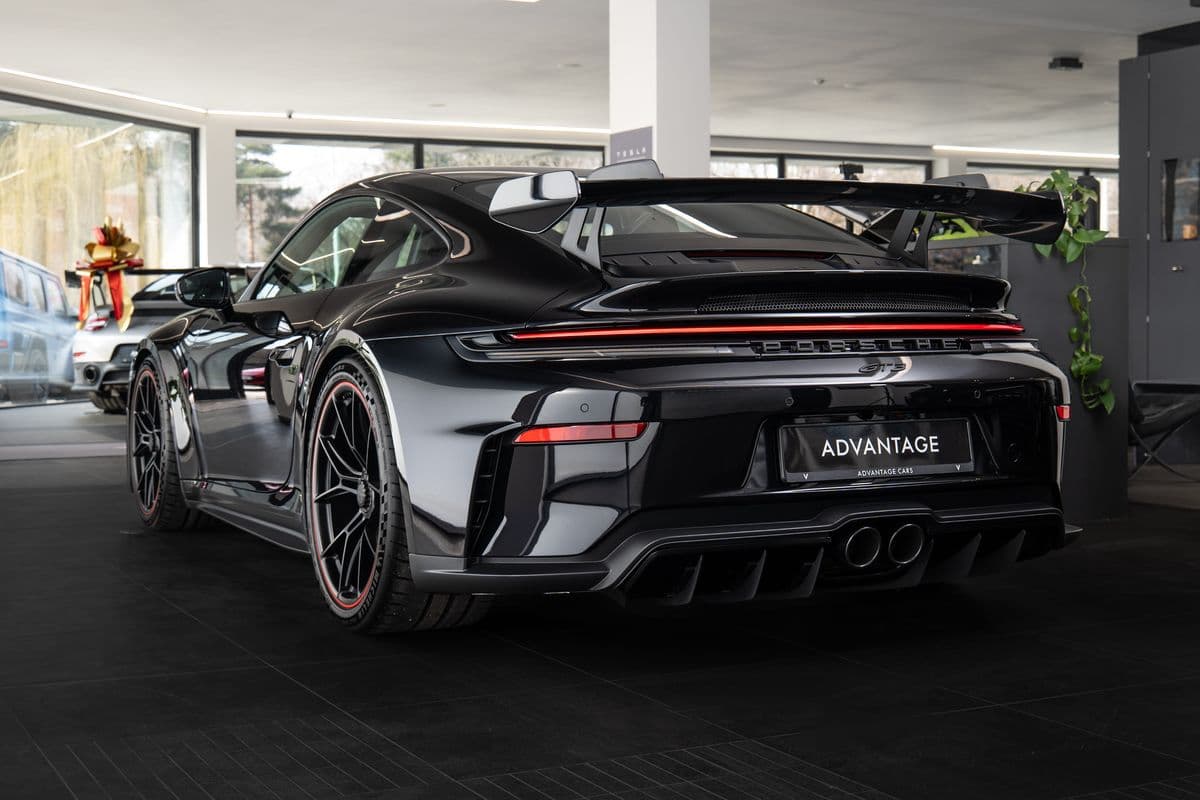 2026 Porsche 911 - 4