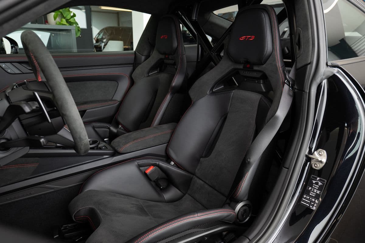 2026 Porsche 911 - 8