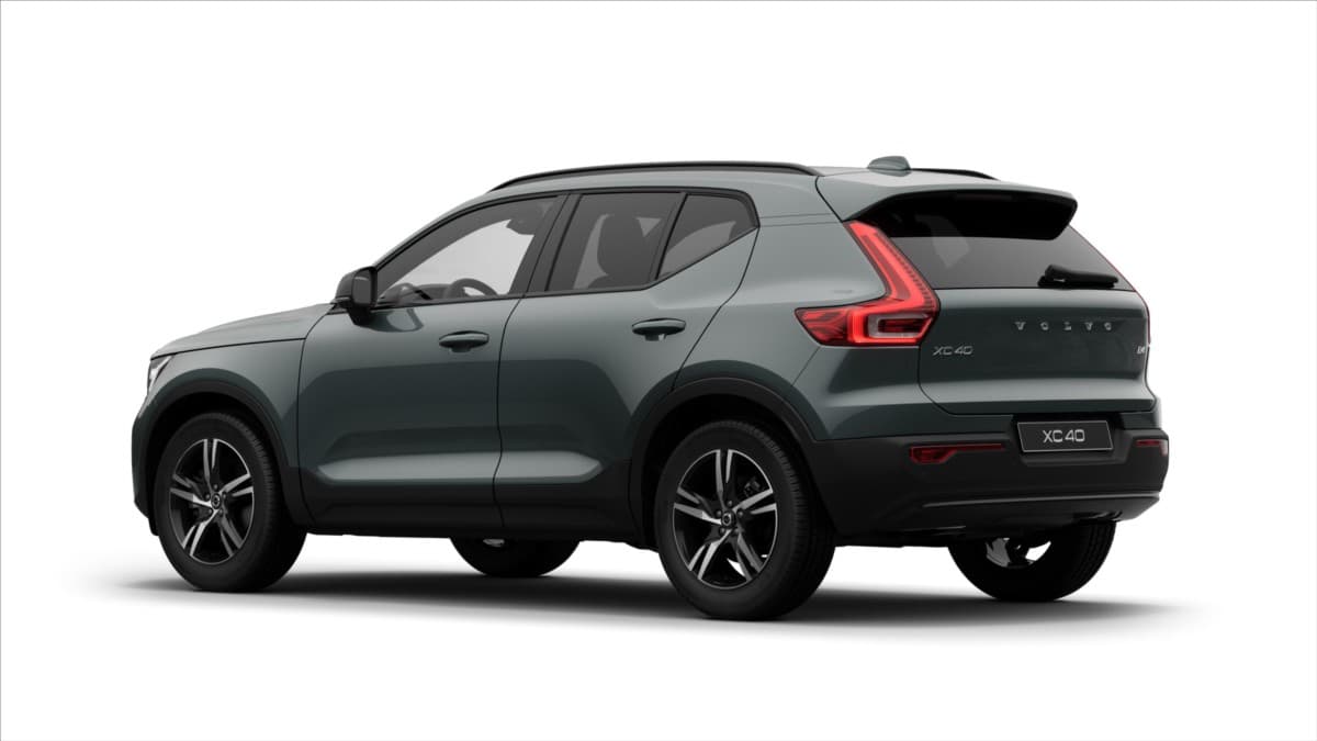 2026 Volvo XC40 - 2
