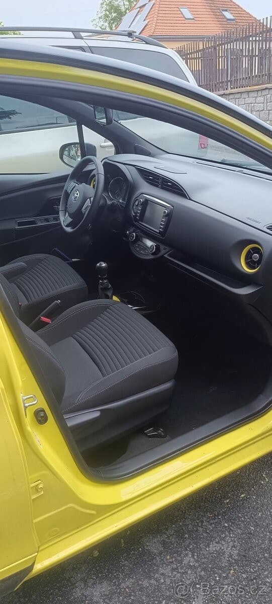 Toyota YARIS - 8