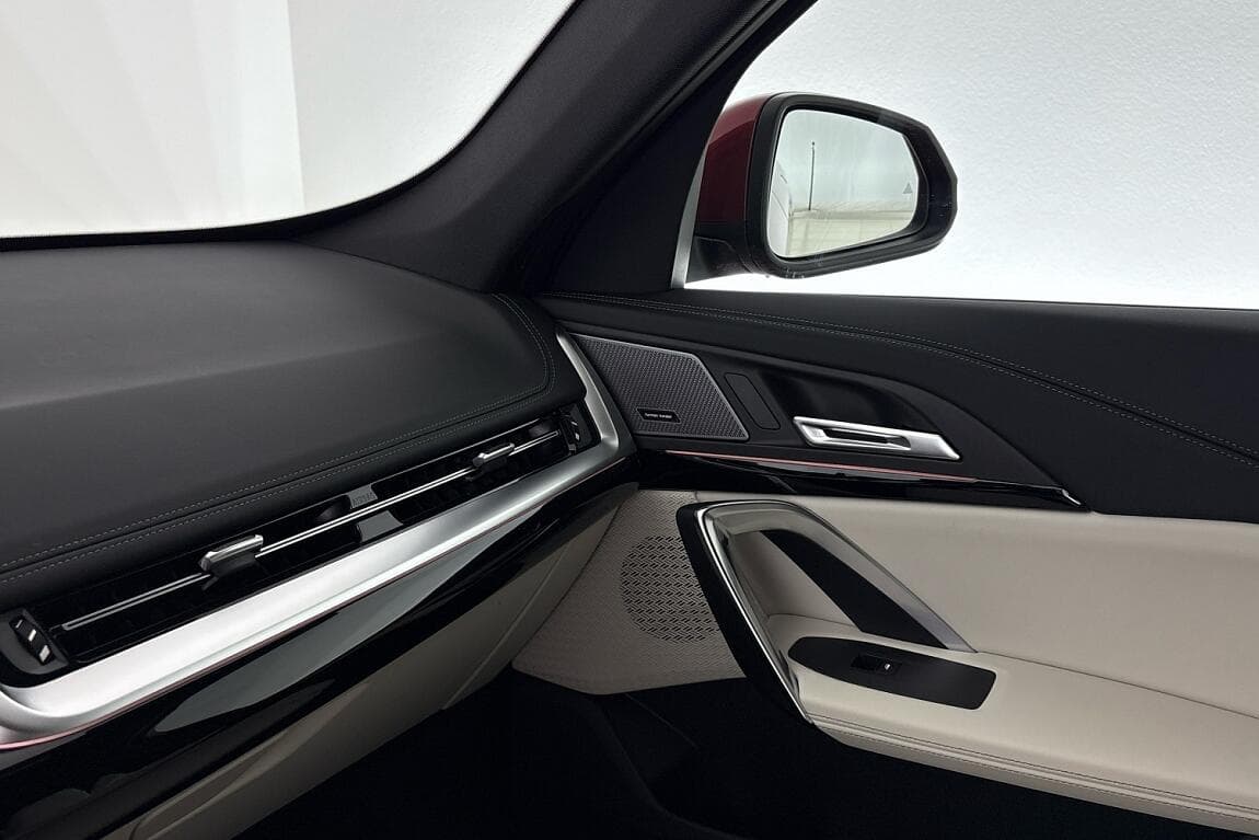 2026 BMW X1 - 16