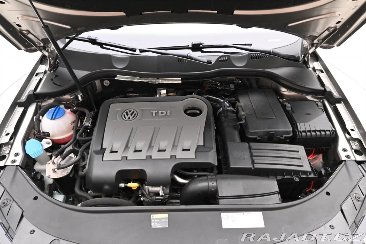 2014 Volkswagen PASSAT - 9