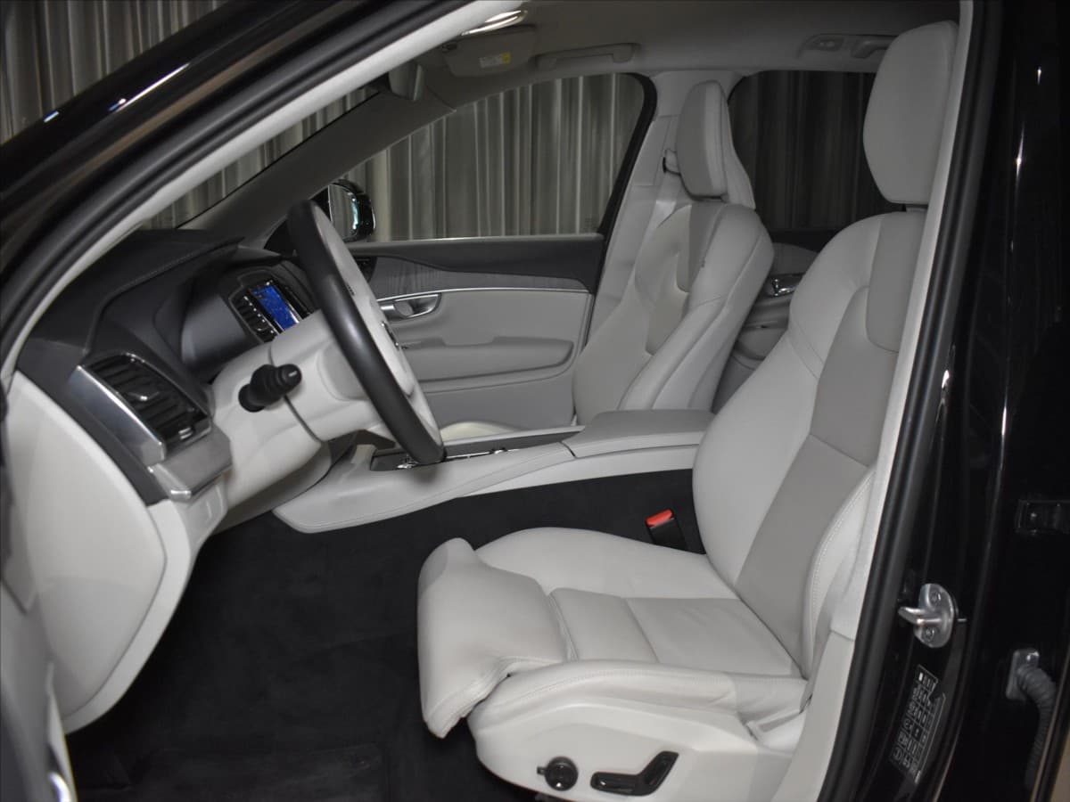 2023 Volvo XC90 - 8