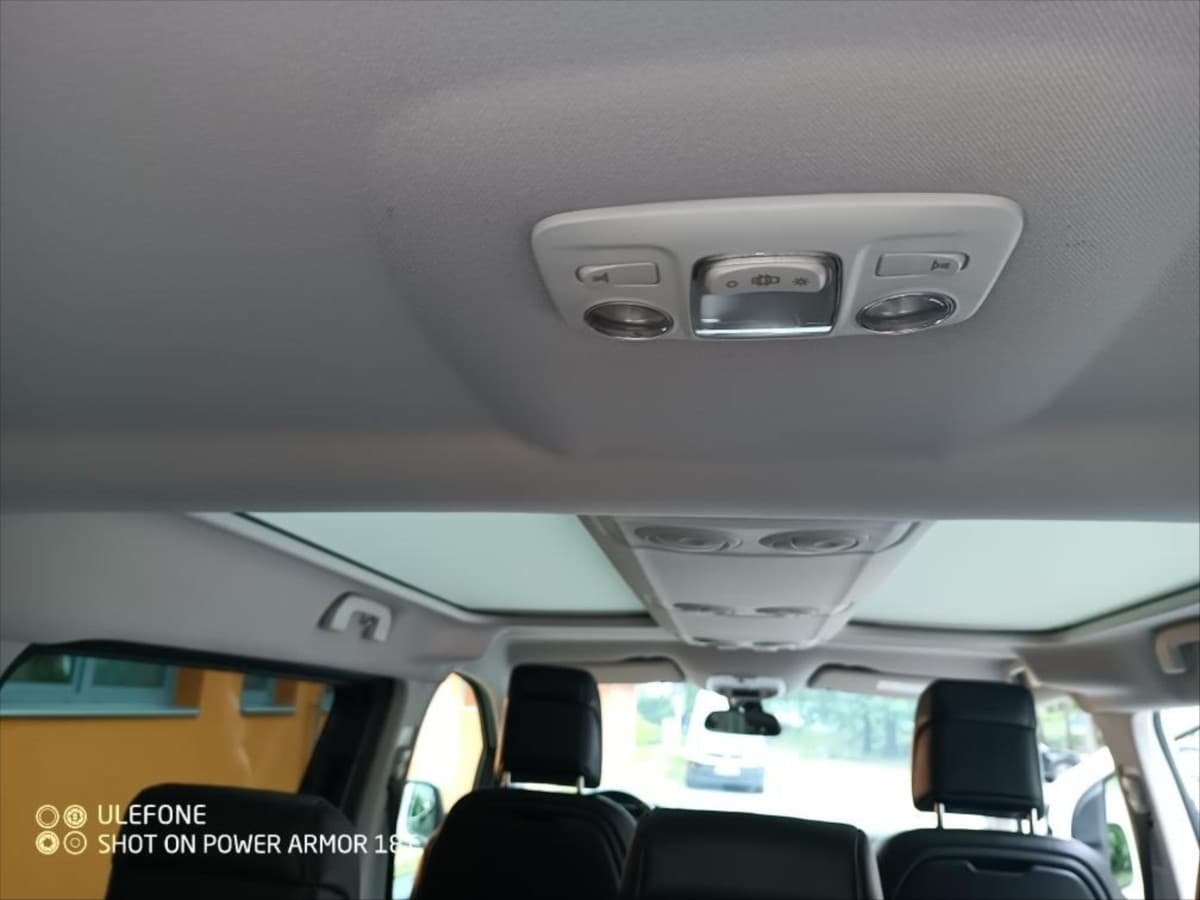 2017 Peugeot TRAVELLER - 6