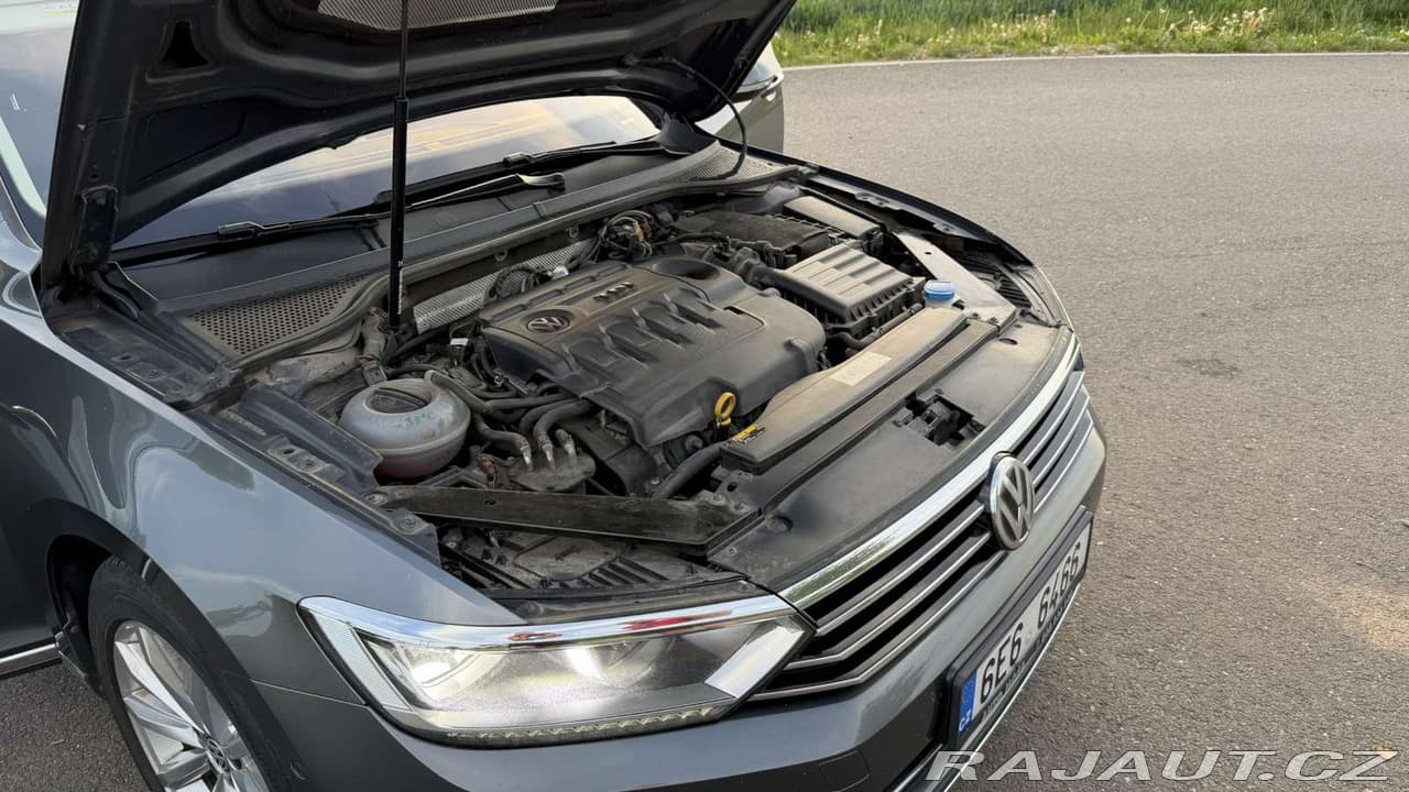 2017 Volkswagen PASSAT - 8
