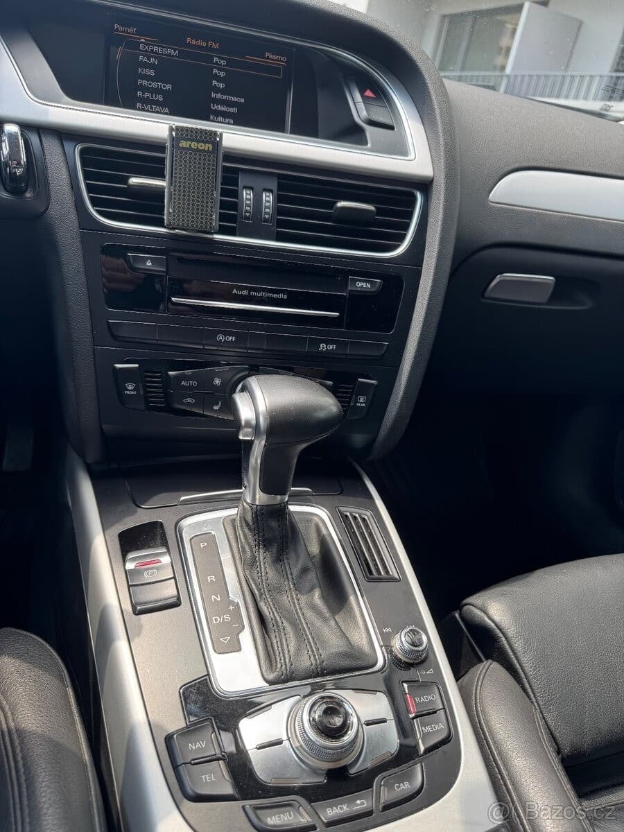 2015 Audi A4 - 12