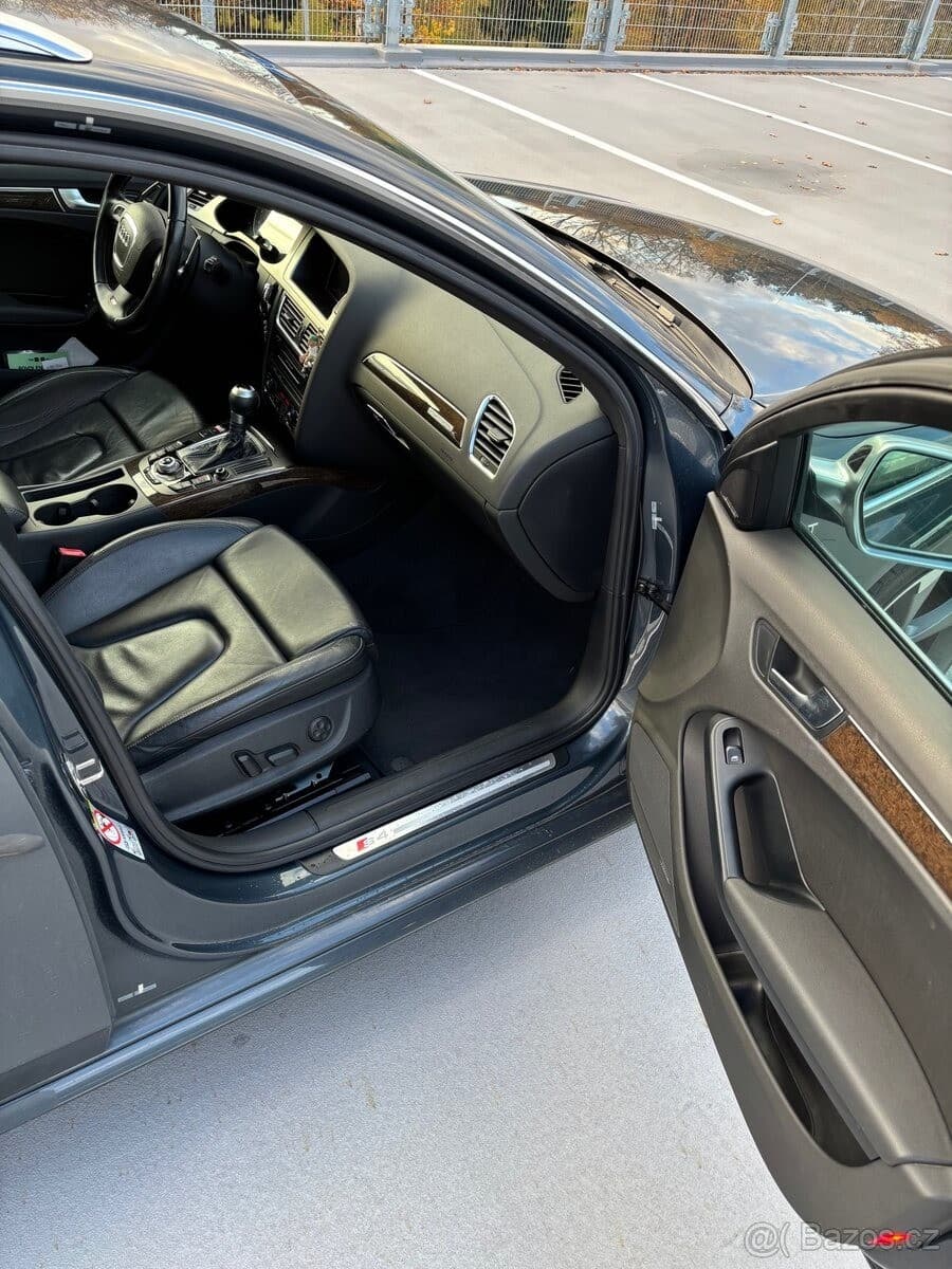 2009 Audi S4 - 10