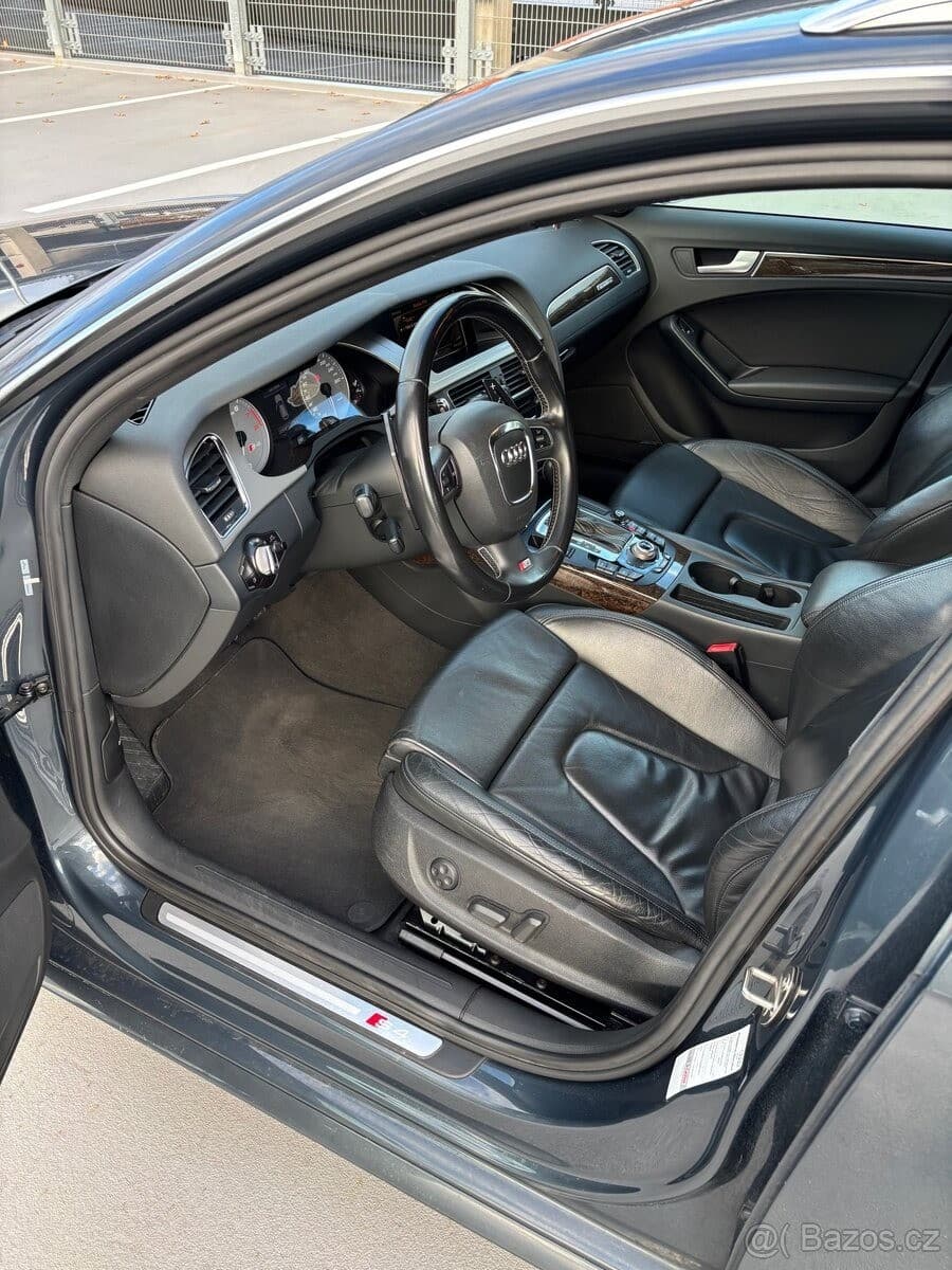 2009 Audi S4 - 11