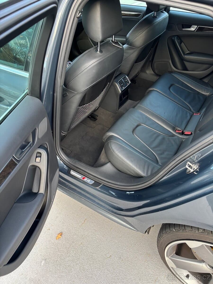 2009 Audi S4 - 9