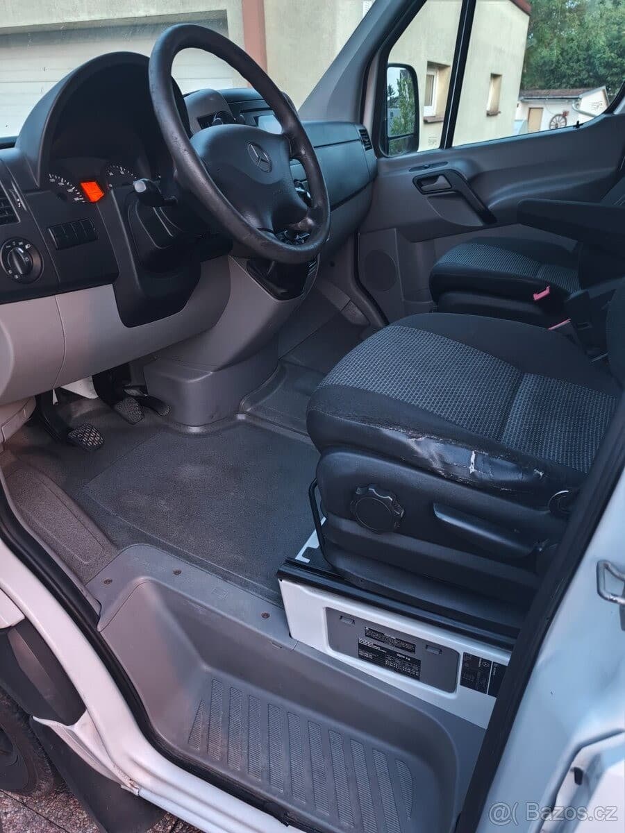 2010 Mercedes-Benz SPRINTER - 12