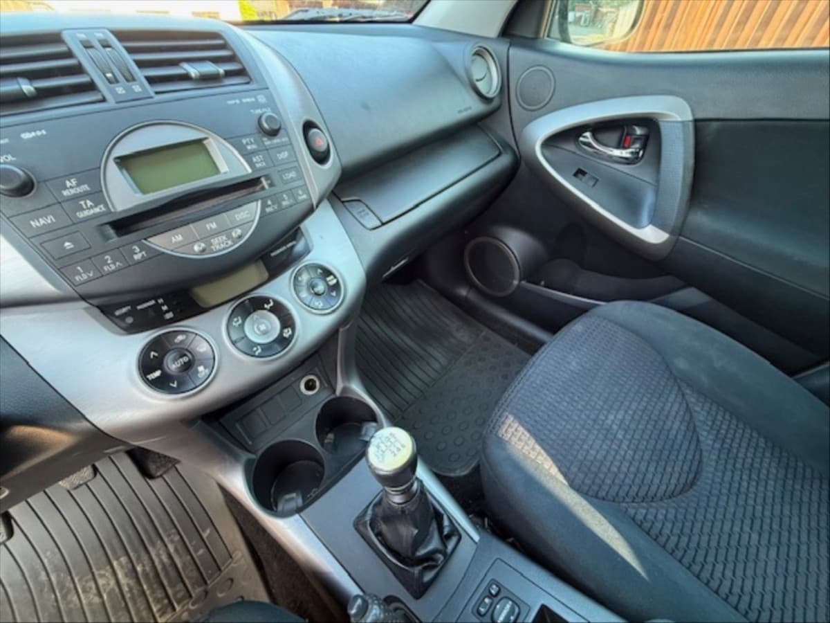 2007 Toyota RAV4 - 11