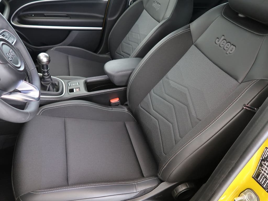 2025 Jeep AVENGER - 9