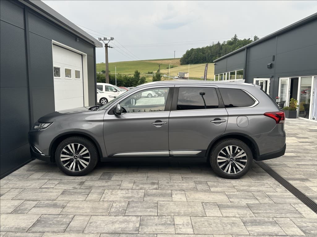 2019 Mitsubishi OUTLANDER - 11