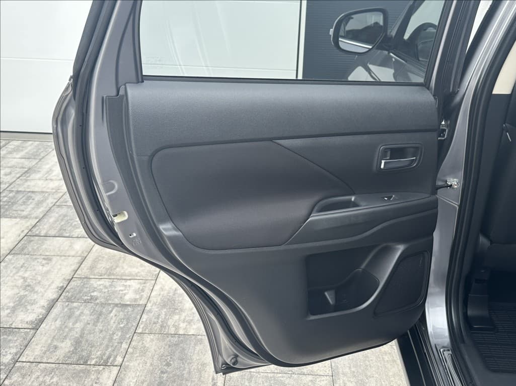 2019 Mitsubishi OUTLANDER - 15