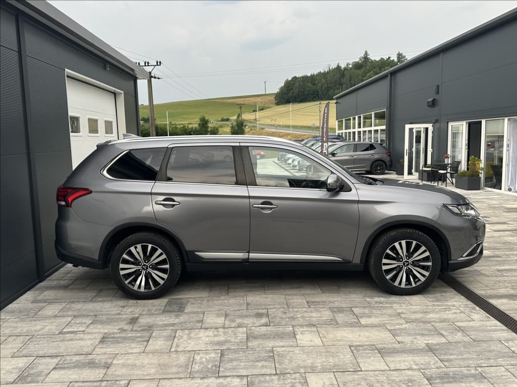 2019 Mitsubishi OUTLANDER - 6