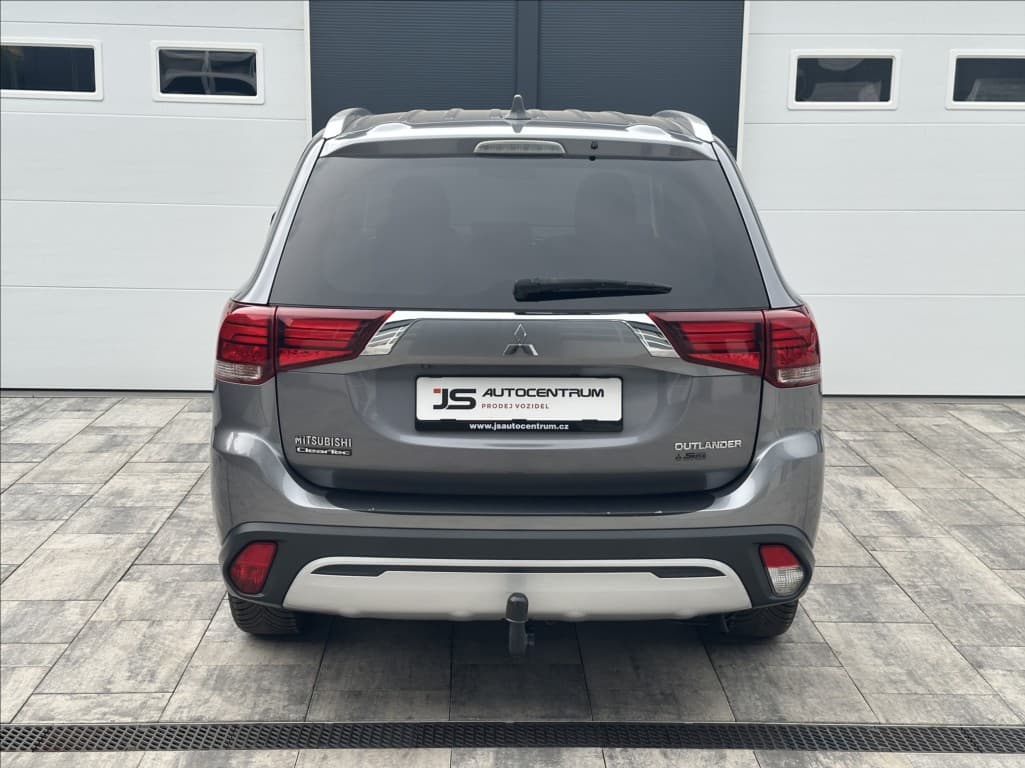 2019 Mitsubishi OUTLANDER - 8