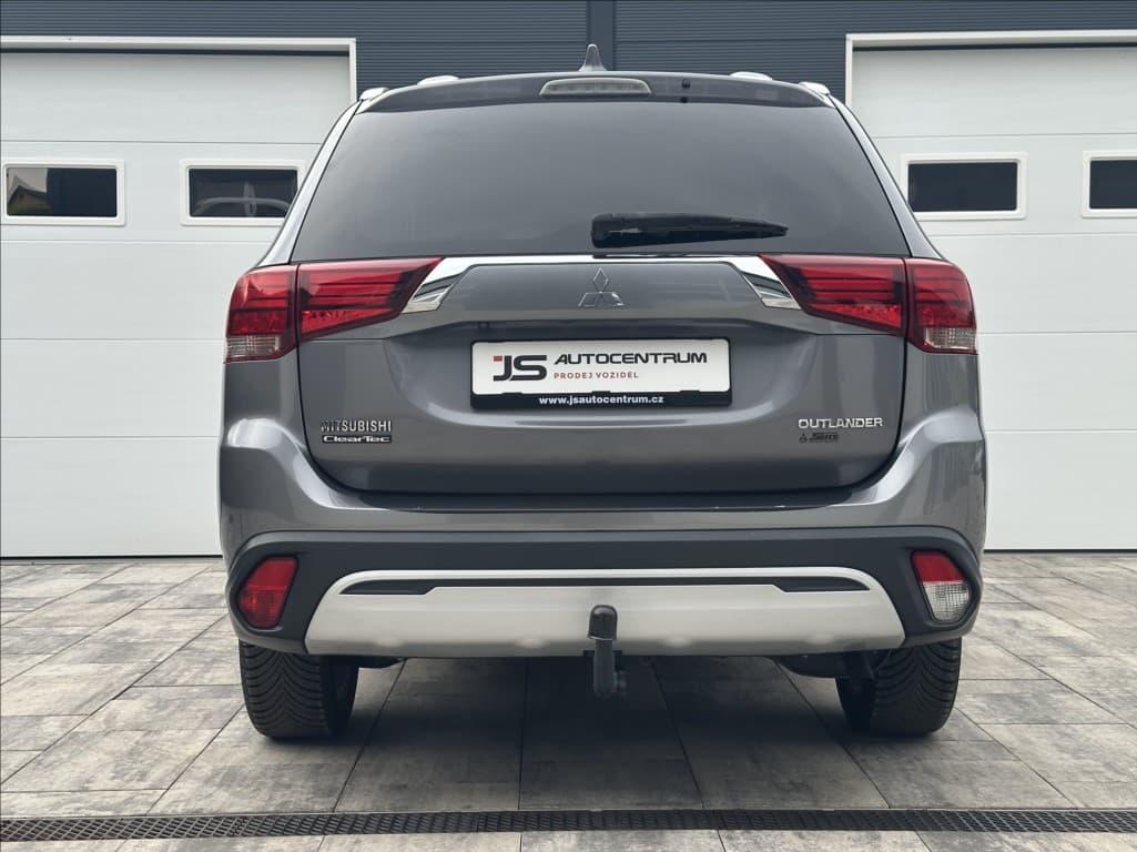 2019 Mitsubishi OUTLANDER - 9