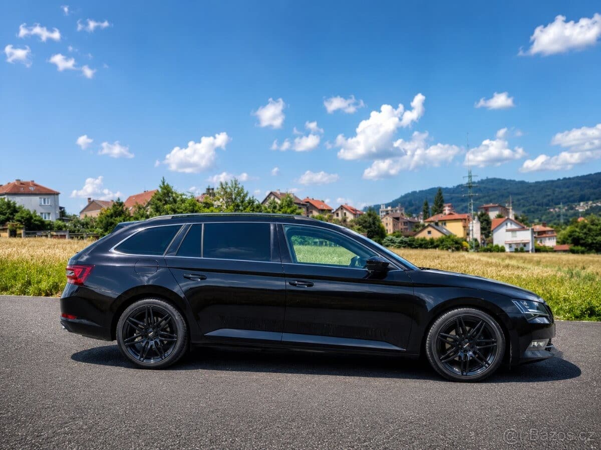 2015 Škoda SUPERB - 19